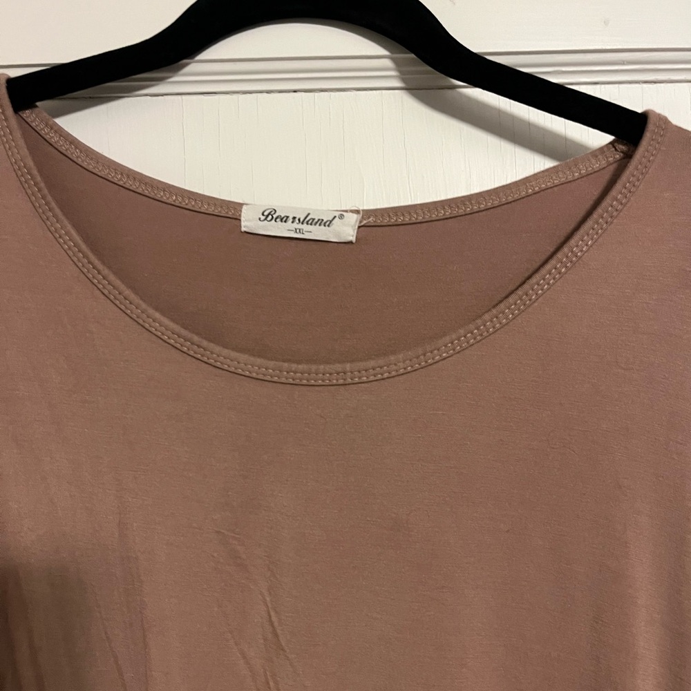 Bearsland Ruched Maternity Top - Picture 2 of 4
